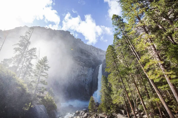 Güzel Yosemite Manzaraları Kurak Bahar Mevsiminde — Stok fotoğraf