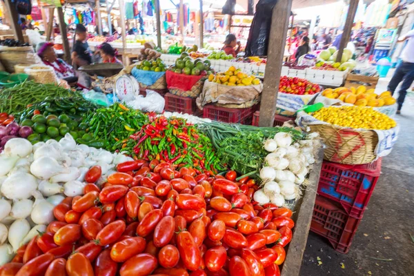メキシコのストリートマーケットの野菜 — ストック写真