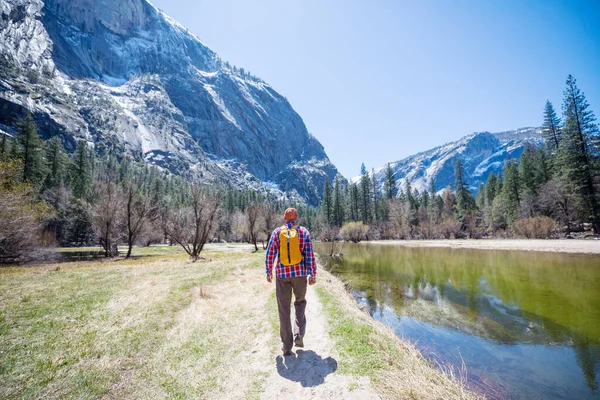 Piękne Krajobrazy Yosemite Piekielnie Wiosennym Sezonie — Zdjęcie stockowe