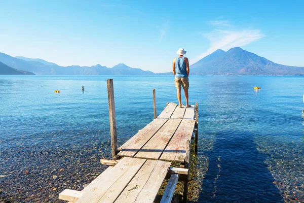 Turystyczny Relaks Nad Pięknym Jeziorem Atitlan Gwatemali Ameryka Środkowa — Zdjęcie stockowe
