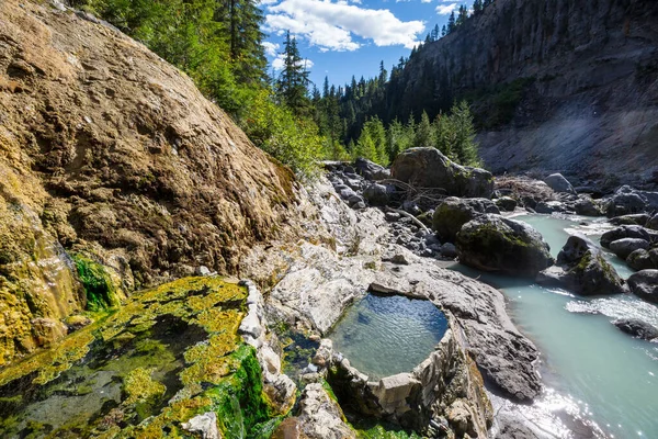 加拿大不列颠哥伦比亚省的野生温泉 — 图库照片