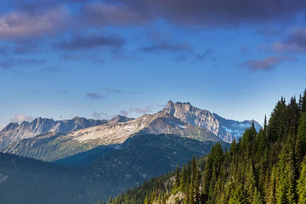 Puncak Gunung Yang Indah Pegunungan Cascade Utara Washington Amerika Serikat — Stok Foto