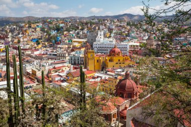 Meksika 'nın ünlü şehri Guanajuato' nun güzel manzarası.