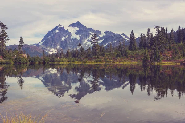 Lago Imagens Cênicas Com Montagem Shuksan Reflexão Washington Eua — Fotografia de Stock