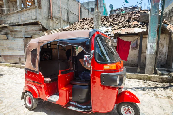 Taxi Tuktuk Vicino Alla Piantagione Nello Sri Lanka — Foto Stock