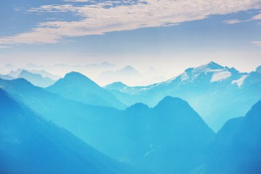 North Cascade Range, Washington, ABD 'deki güzel dağ zirvesi.