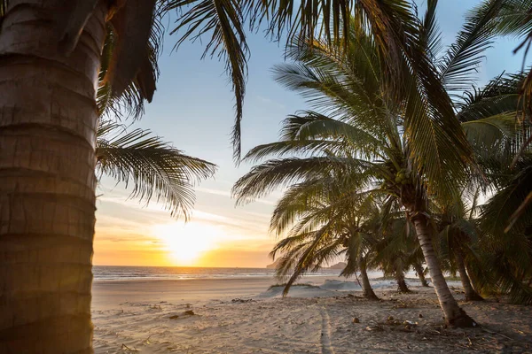 Vackra Sommarlandskap Den Tropiska Stranden Semester Bakgrund — Stockfoto