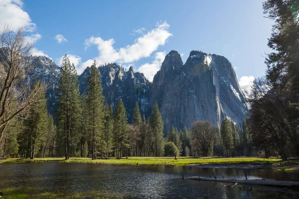 Hermosos Paisajes Yosemite Temporada Primaveral —  Fotos de Stock
