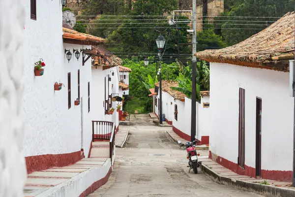 Ulice Pohled Tradiční Koloniální Město Kolumbii Jižní Amerika — Stock fotografie