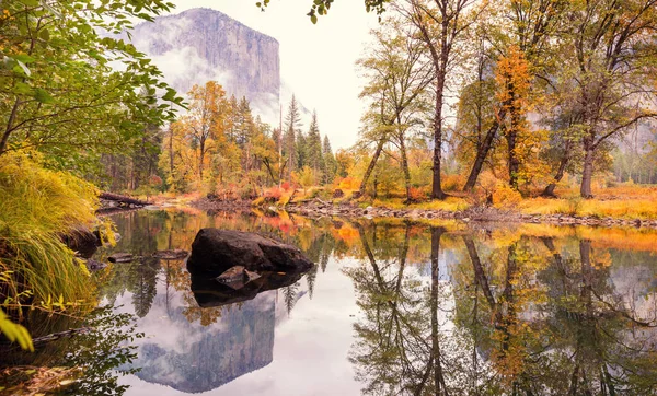 Чудовий Осінній Сезон Національному Парку Йосеміті Каліфорнія Сша — стокове фото