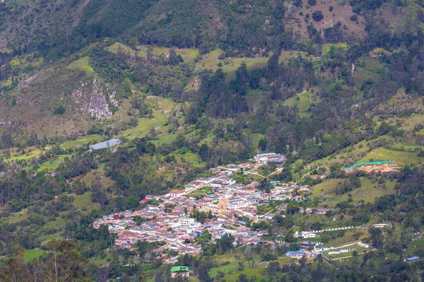 Güney Amerika Kolombiya Daki Geleneksel Sömürge Kasabasının Sokak Manzarası — Stok fotoğraf