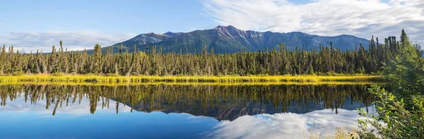 Lago Serenità Alaska Tundra — Foto Stock