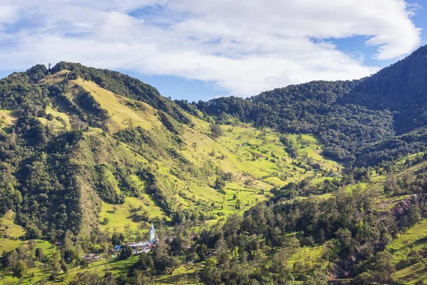 Piękna Mała Kolonialna Wioska Kolumbijskich Górach Ameryka Południowa — Zdjęcie stockowe