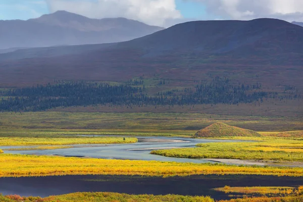 Beautiful Blue River Mountains Alaska — Φωτογραφία Αρχείου