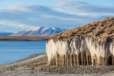 Sıra dışı doğal manzaralar- Kaliforniya 'daki Crowley Lake Sütunları, ABD.