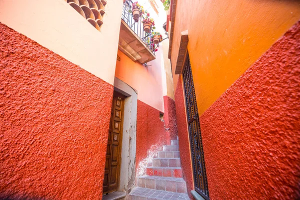 Kolonialne Historyczne Miasto Guanajuato Słynna Aleja Pocałunków Callejon Del Beso — Zdjęcie stockowe