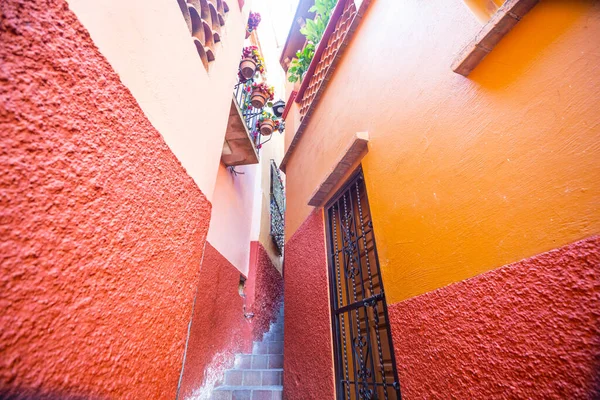 Gyarmati Történelmi Város Guanajuato Híres Sikátor Csók Callejon Del Beso — Stock Fotó