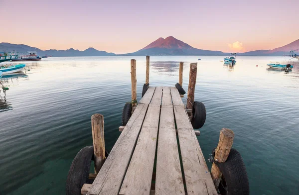 Bellissimo Lago Atitlan Vulcani Negli Altopiani Del Guatemala America Centrale — Foto Stock