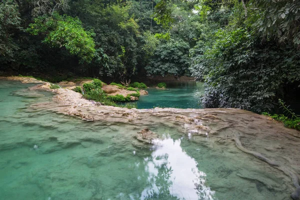 Красивый Водопад Джунглях Мексики — стоковое фото
