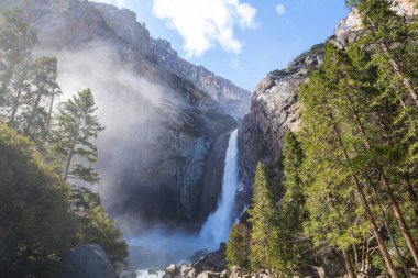 Yosemite Ulusal Parkı, Kaliforniya Şelaleleri