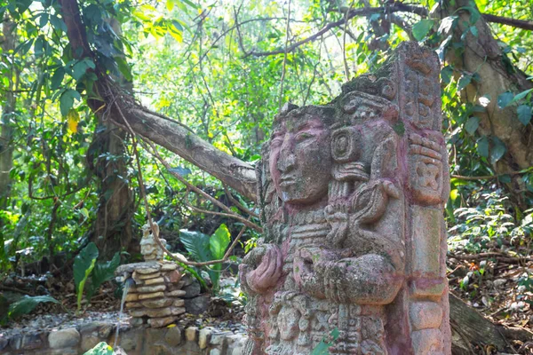 洪都拉斯的玛雅墓碑雕像 — 图库照片