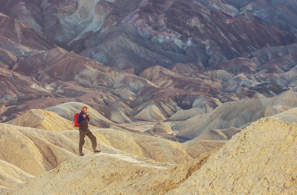 Turista Punto Zabriski Negli Stati Uniti Death Valley National Park — Foto Stock