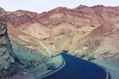 Death valley National Park, Kaliforniya'da kuru ıssız manzaralar