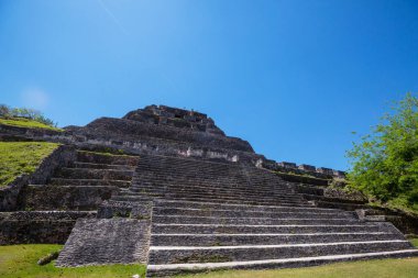 Xunantunich Maya Belize 'de harabe.