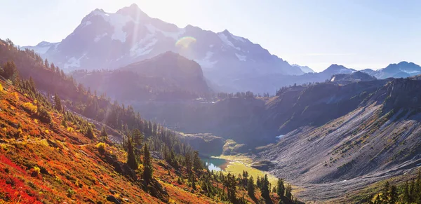 Panorama Kaunis Huippu Mount Shuksan Washington Usa — kuvapankkivalokuva