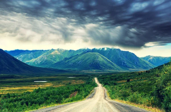 Endless Dempster Highway Arctic Circle Remote Gravel Road Leading Dawson — Stock Photo, Image