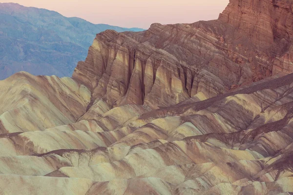 Toerist Zabriski Punt Verenigde Staten Death Valley National Park Californië — Stockfoto