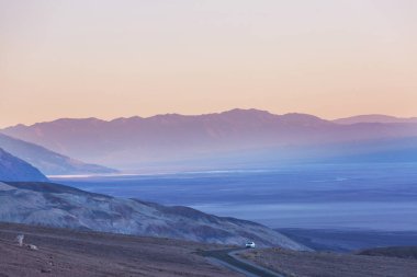 Death valley National Park, Kaliforniya'da kuru ıssız manzaralar
