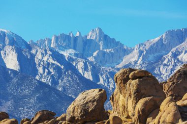 Mt. Doğu Sierra, California, ABD 'deki Whitney manzaraları, güzel doğal arka plan
