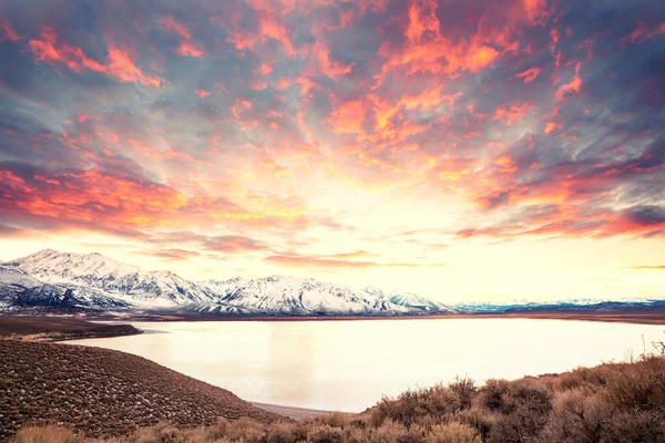 Hermosa Escena Naturaleza Las Primeras Montañas Invierno Sierra Nevada Paisajes — Foto de Stock