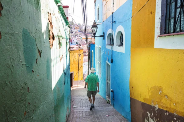 stock image Tourist on colorful street in the famous city of Guanajuato, Mexico