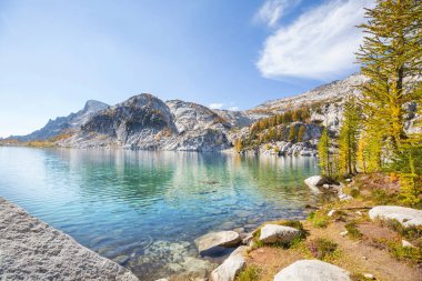 Washington, ABD 'deki güzel Alp gölleri vahşi doğa alanı