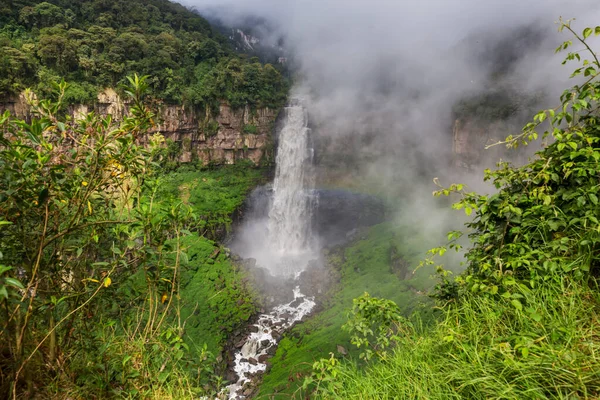 Όμορφη Καταρράκτη Στην Πράσινη Ζούγκλα Κολομβία Νότια Αμερική — Φωτογραφία Αρχείου