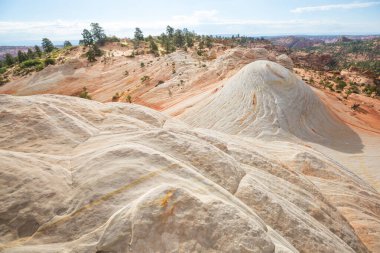 Utah, ABD 'de kumtaşı oluşumları. Güzel Alışılmadık manzaralar.