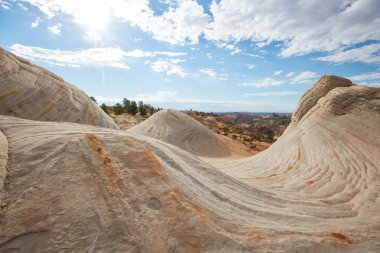 Utah, ABD 'de kumtaşı oluşumları. Güzel Alışılmadık manzaralar.