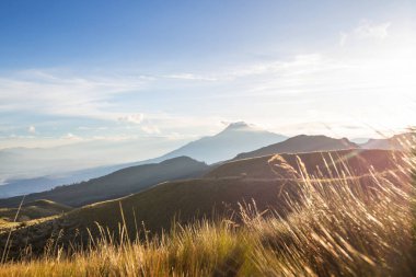Ekvador, Güney Amerika 'da güzel yüksek dağlar manzarası
