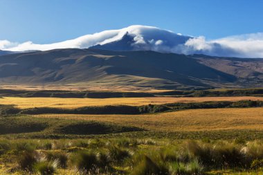 Ekvador, Güney Amerika 'da güzel yüksek dağlar manzarası