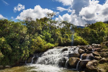 Ekvador, Güney Amerika 'da güzel bir şelale