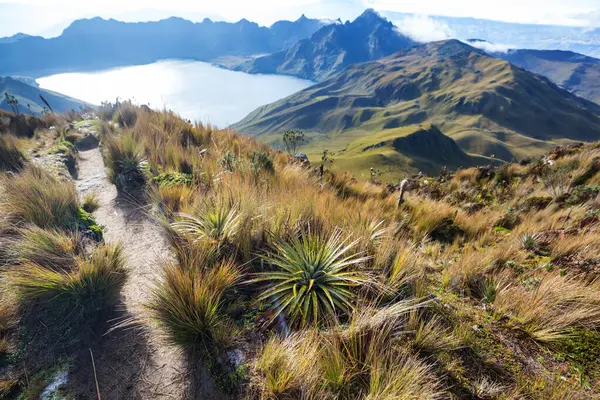 Krásné Horské Jezero Ekvádoru Jižní Amerika — Stock fotografie