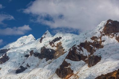 Cordillera Blanca, Peru, Güney Amerika 'daki güzel dağ manzaraları