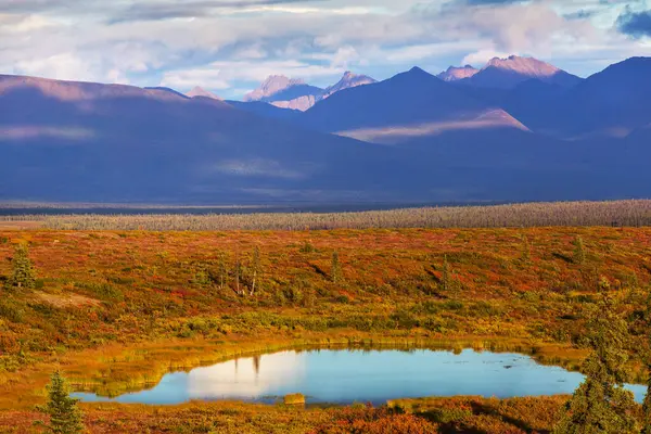 Picturesque Mountains Alaska Autumn Snow Covered Massifs Glaciers Rocky Peaks — Φωτογραφία Αρχείου