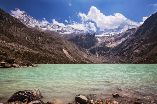 Cordillera Blanca 'da güzel dağlar, Peru, Güney Amerika