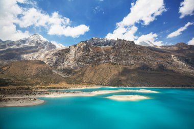 Cordillera Blanca, Peru, Güney Amerika 'daki Paron Gölü.