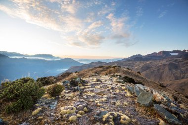 Peru 'daki And Dağları' ndaki (veya Güney Cordilleras 'taki) güzel dağlar