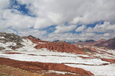 Peru 'daki And Dağları' ndaki (veya Güney Cordilleras 'taki) güzel dağlar