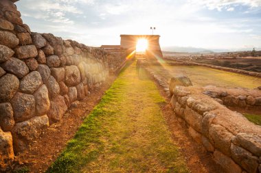 Güney Amerika, Peru 'daki Chinchero Koloni Kilisesi.